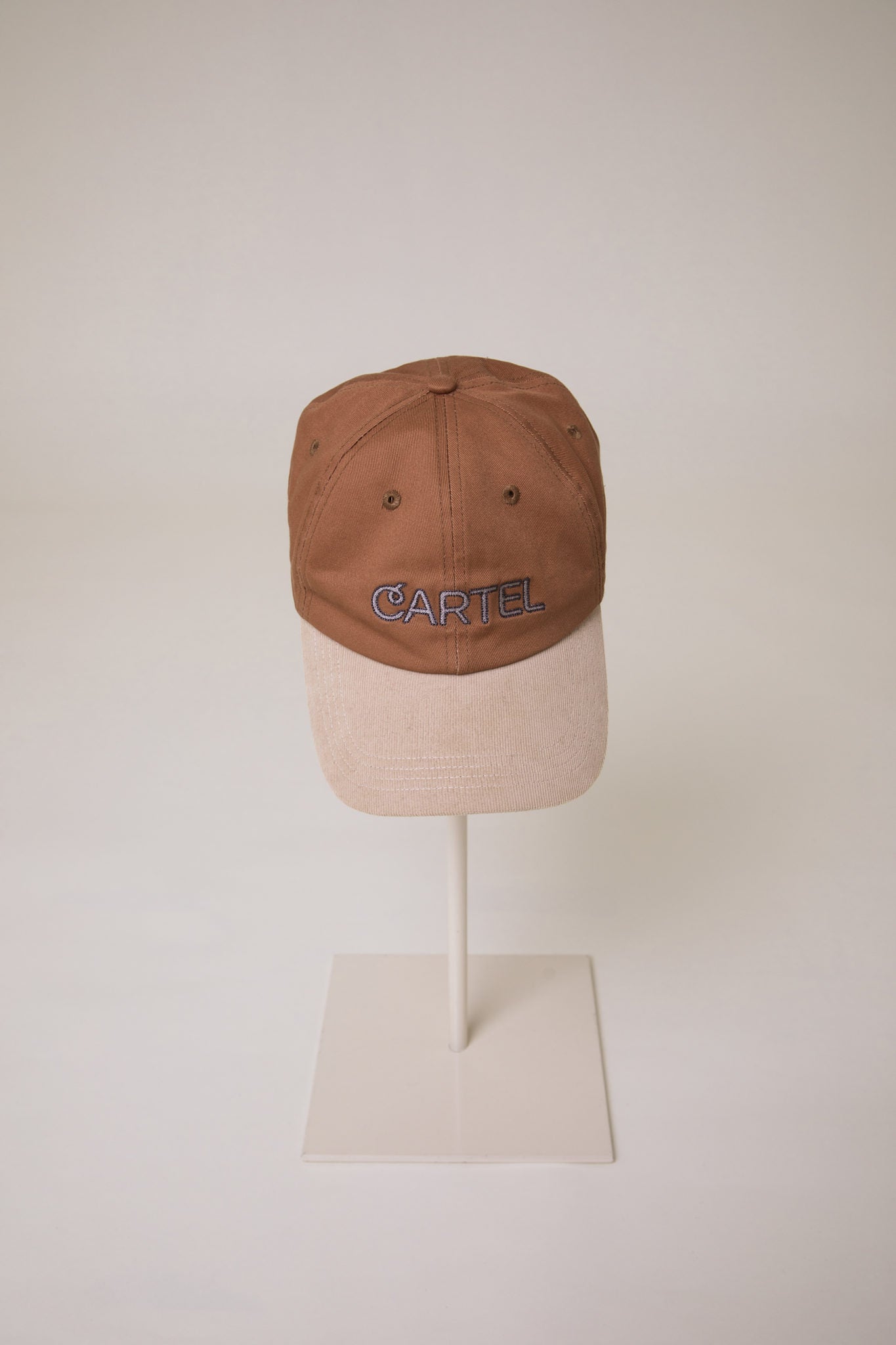 Essence broderet cap - Hazel