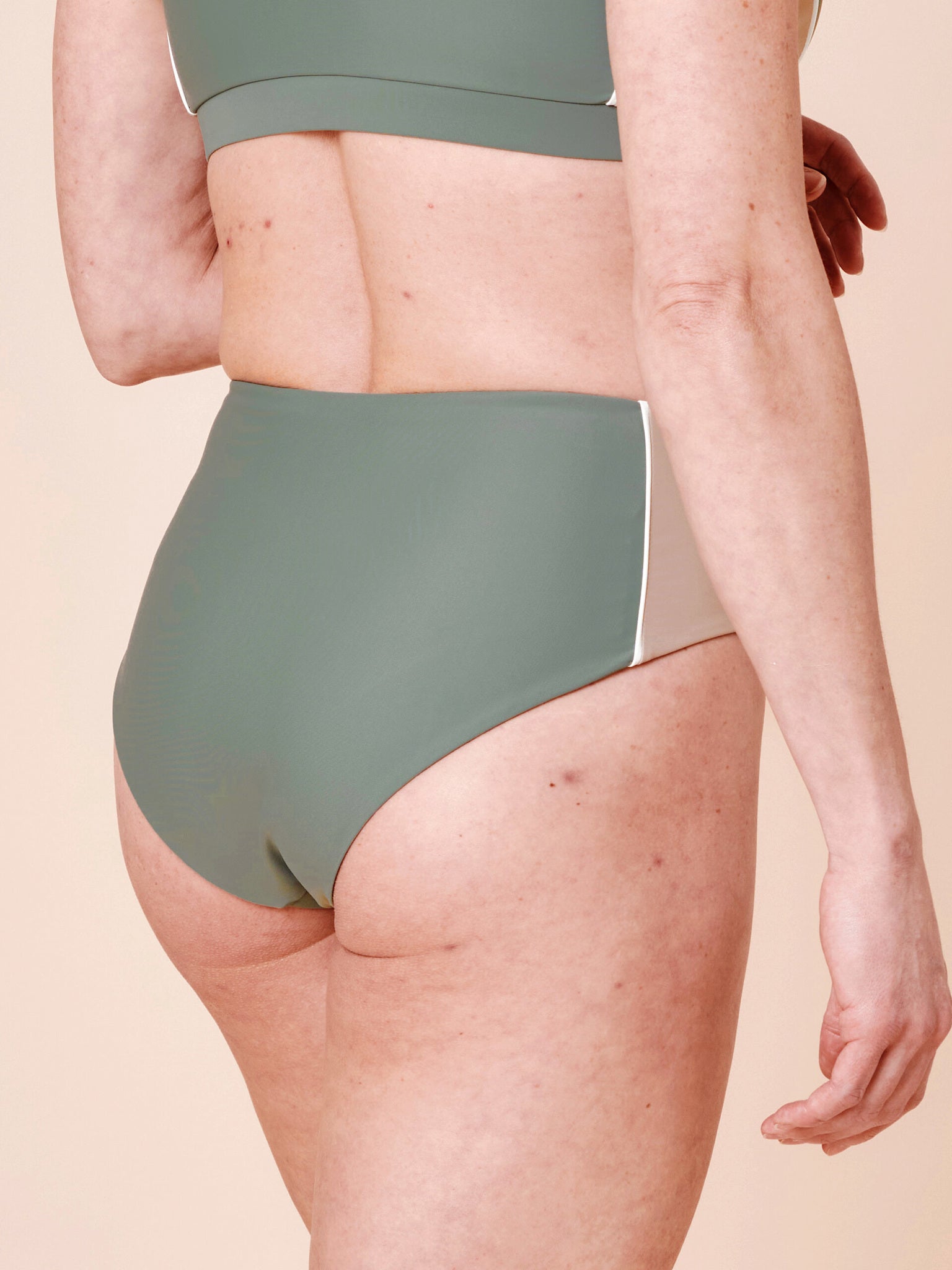 Ubud Colorblock højtaljet bikini underdel - Army/Sand