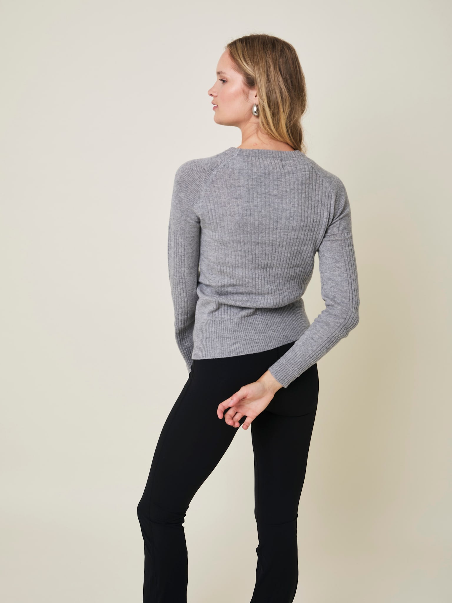 Aveline strik med rund hals - Grey Melange