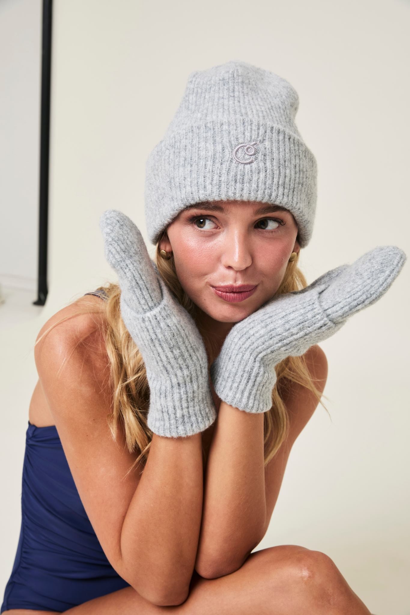 Attract Beanie - Grey Melange